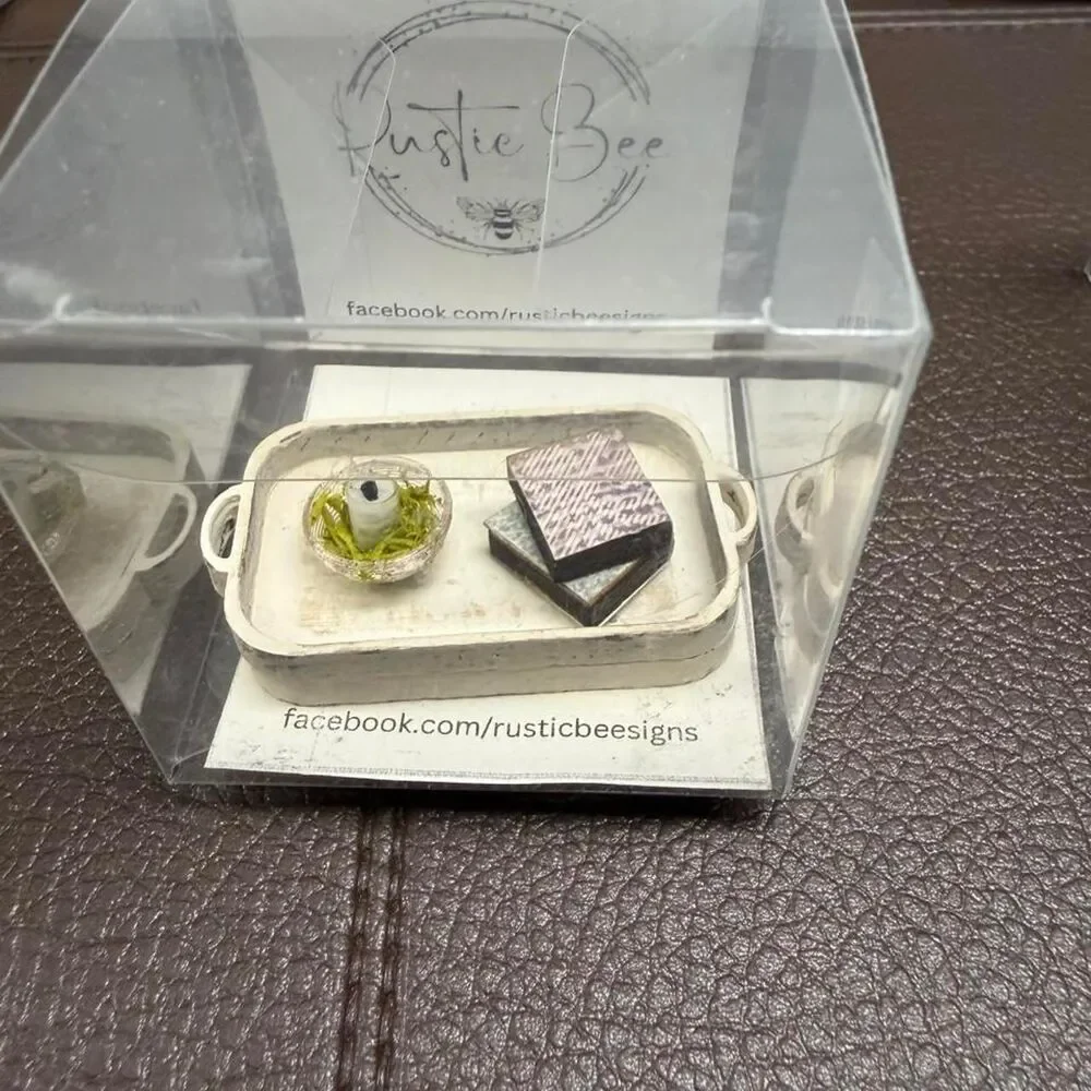miniature dollhouse accessories